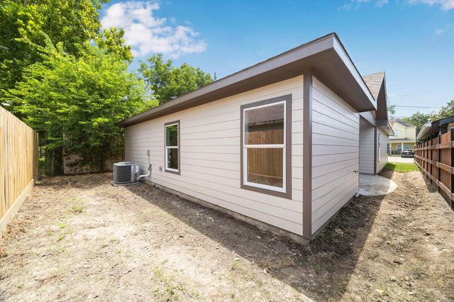 7947 Avenue F, Houston, TX 77012