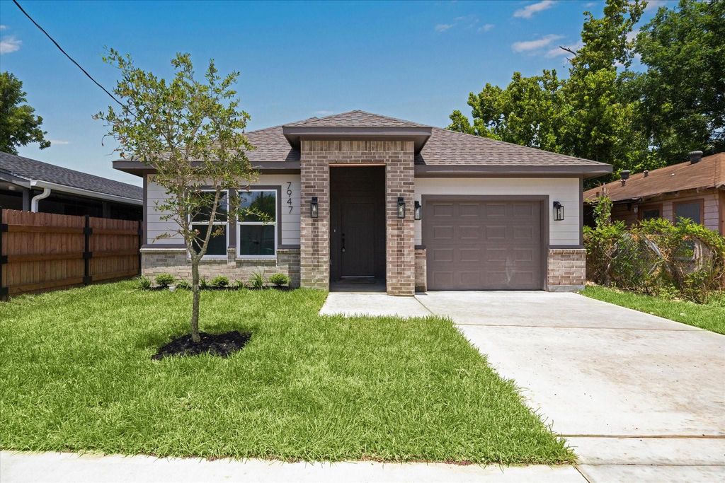 7947 Avenue F, Houston, TX 77012