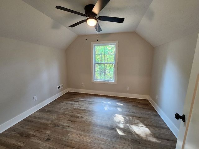 215 Scenic Ln, Hartsville, TN 37074