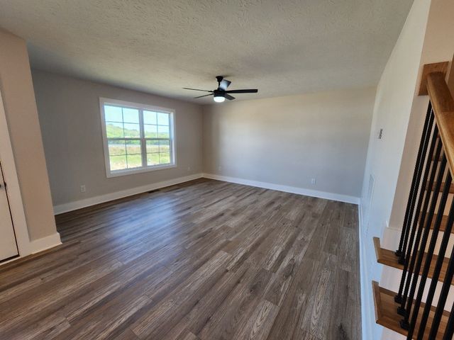 215 Scenic Ln, Hartsville, TN 37074