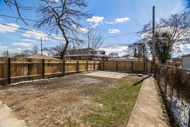 511 W 104TH Street, Chicago, IL 60628