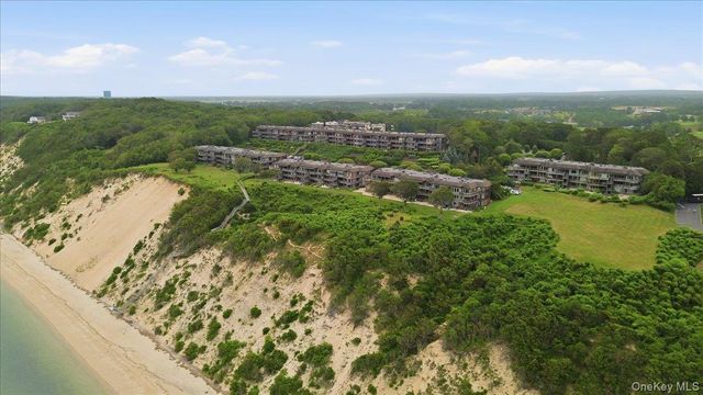 606 Fox Hill Drive, Baiting Hollow, NY 11933