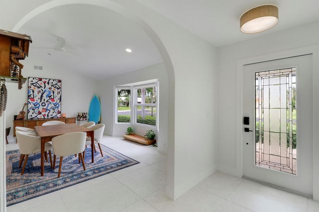 30 Chestnut Trail, Tequesta, FL 33469