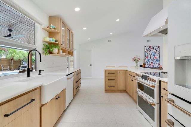 30 Chestnut Trail, Tequesta, FL 33469