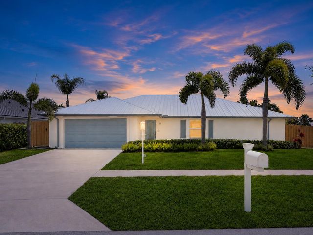 30 Chestnut Trail, Tequesta, FL 33469
