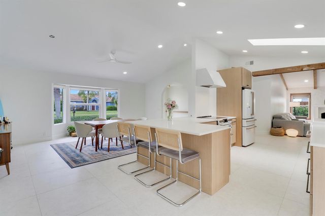 30 Chestnut Trail, Tequesta, FL 33469