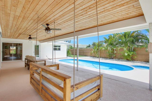 30 Chestnut Trail, Tequesta, FL 33469