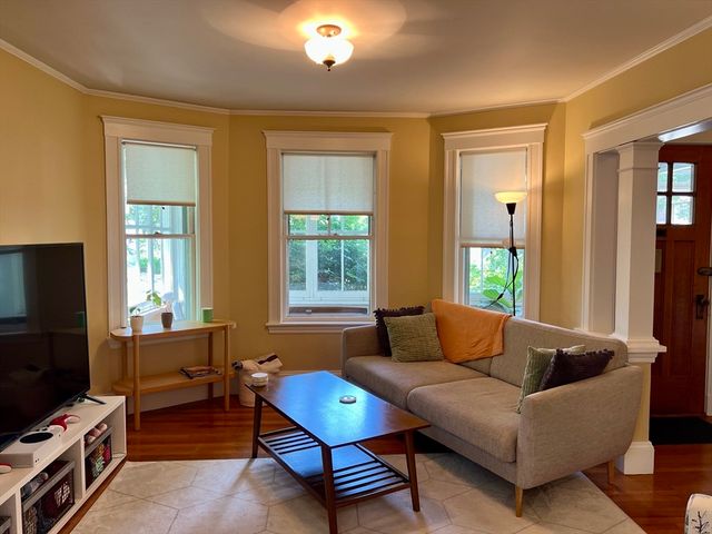 52 Mount Vernon St. 52, Arlington, MA 02476