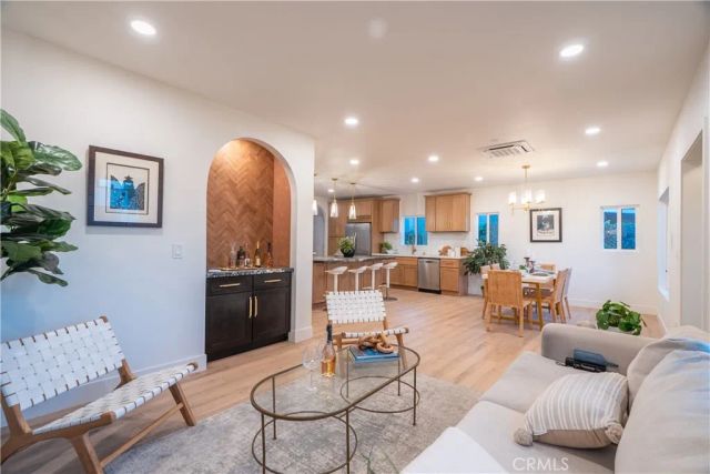 6325 Long Street, Los Angeles, CA 90043