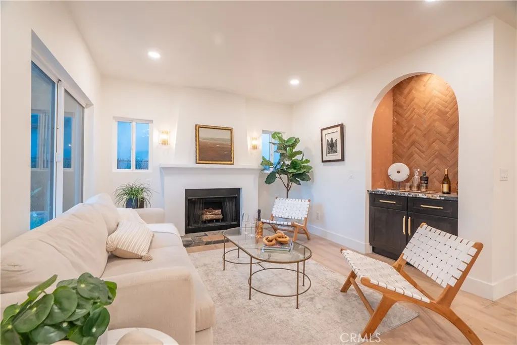 6325 Long Street, Los Angeles, CA 90043