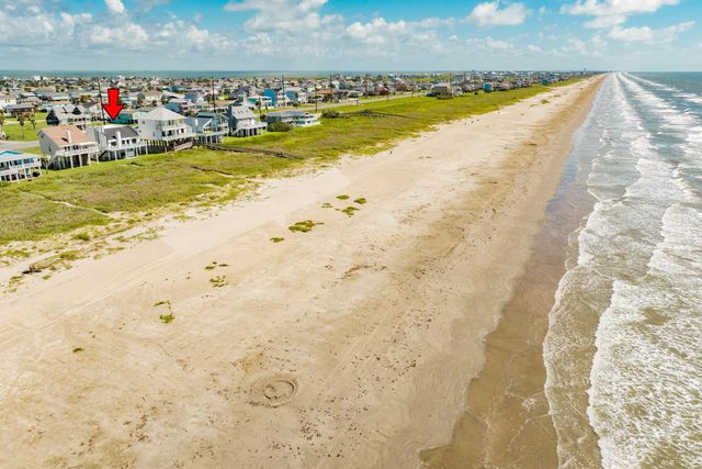 22002 Kennedy Drive, Galveston, TX 77554
