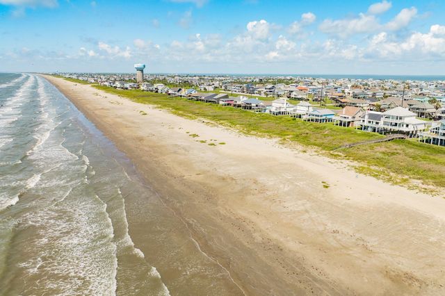 22002 Kennedy Drive, Galveston, TX 77554