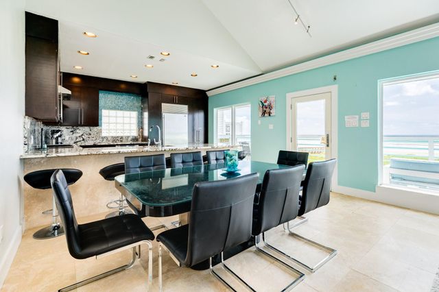 22002 Kennedy Drive, Galveston, TX 77554