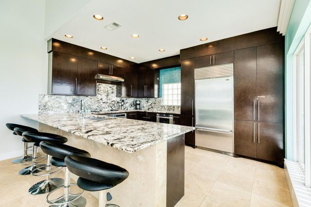 22002 Kennedy Drive, Galveston, TX 77554