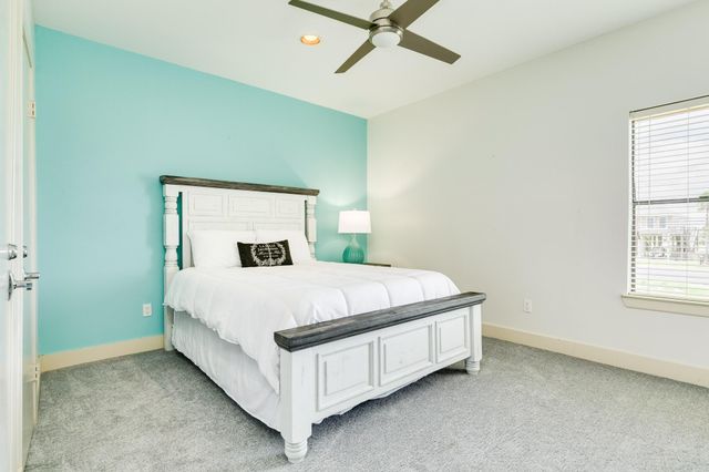 22002 Kennedy Drive, Galveston, TX 77554