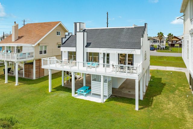 22002 Kennedy Drive, Galveston, TX 77554