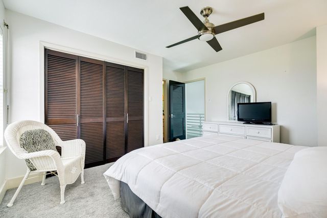 22002 Kennedy Drive, Galveston, TX 77554