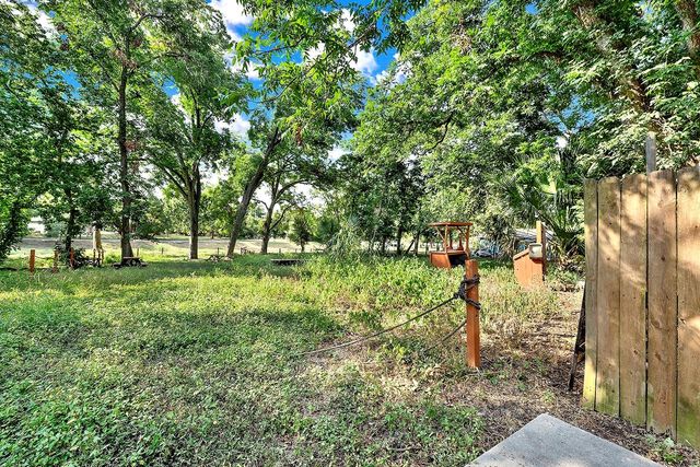 301 Armstrong ST, San Marcos, TX 78666