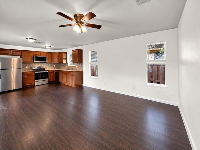 301 Armstrong ST, San Marcos, TX 78666