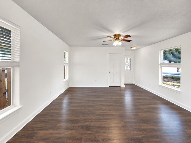 301 Armstrong ST, San Marcos, TX 78666