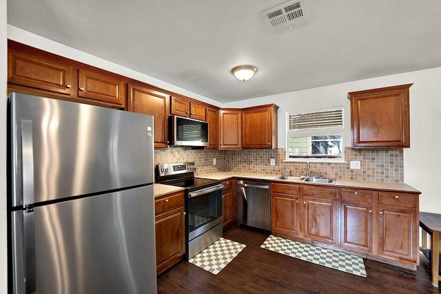 301 Armstrong ST, San Marcos, TX 78666