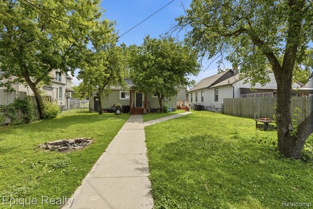 1807 10th Street, Port Huron, MI 48060