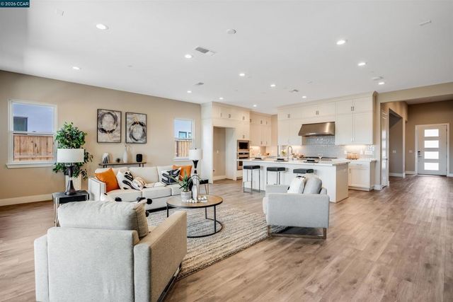 3086 Phoenix Avenue, Tracy, CA 95377