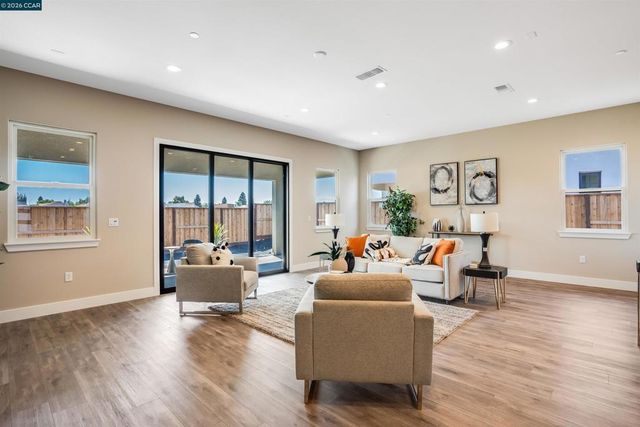 3086 Phoenix Avenue, Tracy, CA 95377