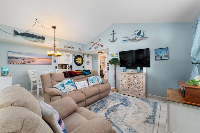 1627 SE Green Acres Cir Apt Z203, Port St Lucie, FL 34952