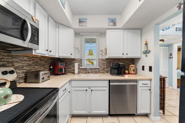 1627 SE Green Acres Cir Apt Z203, Port St Lucie, FL 34952