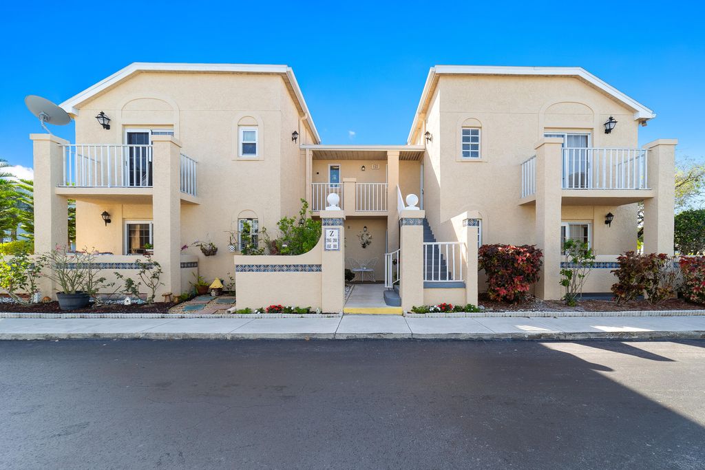 1627 SE Green Acres Cir Apt Z203, Port St Lucie, FL 34952