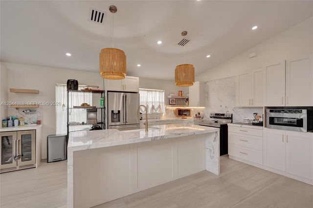 19473 NW 24th Pl, Pembroke Pines, FL 33029