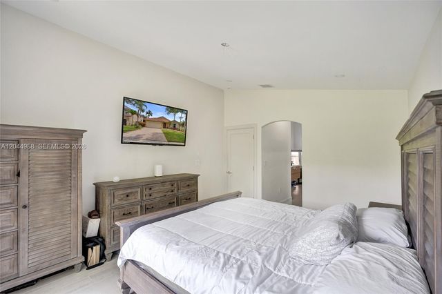 19473 NW 24th Pl, Pembroke Pines, FL 33029