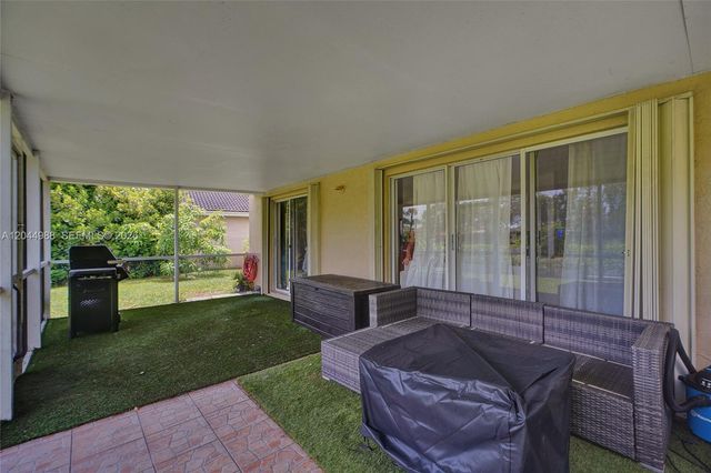 19473 NW 24th Pl, Pembroke Pines, FL 33029