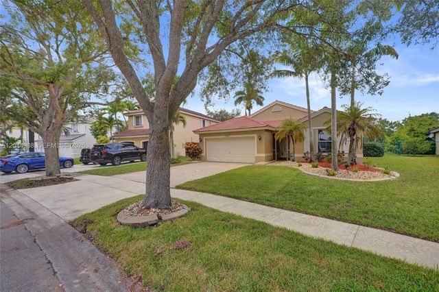 19473 NW 24th Pl, Pembroke Pines, FL 33029