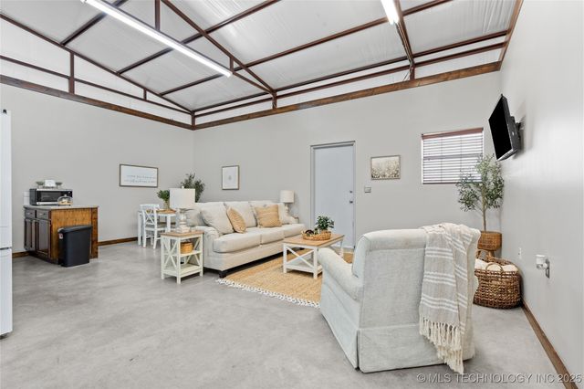 4480 Memorial Road, Lone Grove, OK 73443