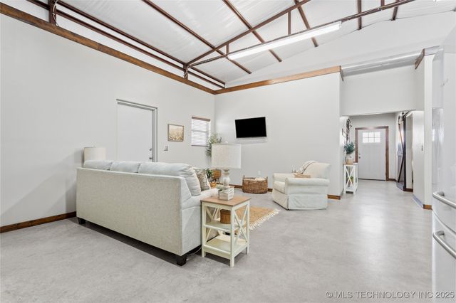 4480 Memorial Road, Lone Grove, OK 73443