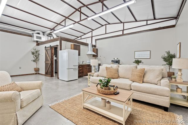 4480 Memorial Road, Lone Grove, OK 73443