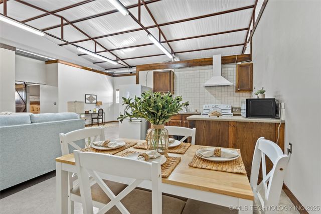 4480 Memorial Road, Lone Grove, OK 73443