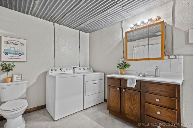 4480 Memorial Road, Lone Grove, OK 73443