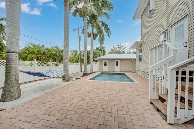 740 W VIRGINIA AVENUE, Punta Gorda, FL 33950