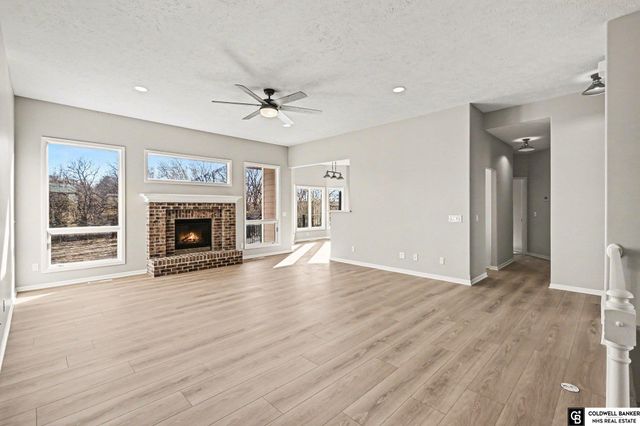 9865 Fowler Drive, Papillion, NE 68046