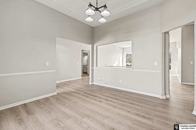 9865 Fowler Drive, Papillion, NE 68046