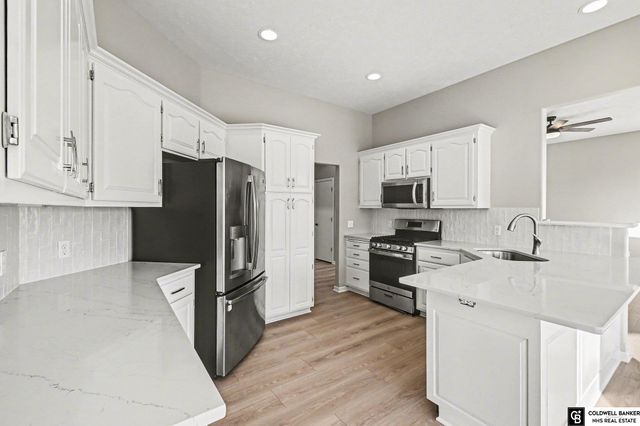 9865 Fowler Drive, Papillion, NE 68046