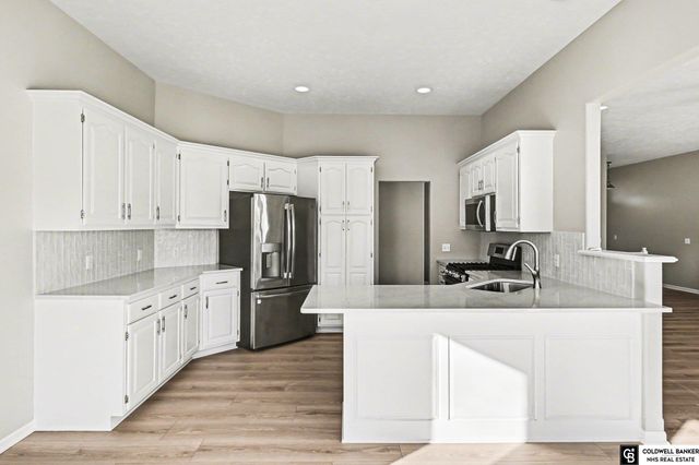 9865 Fowler Drive, Papillion, NE 68046