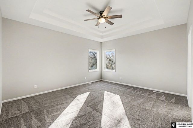 9865 Fowler Drive, Papillion, NE 68046