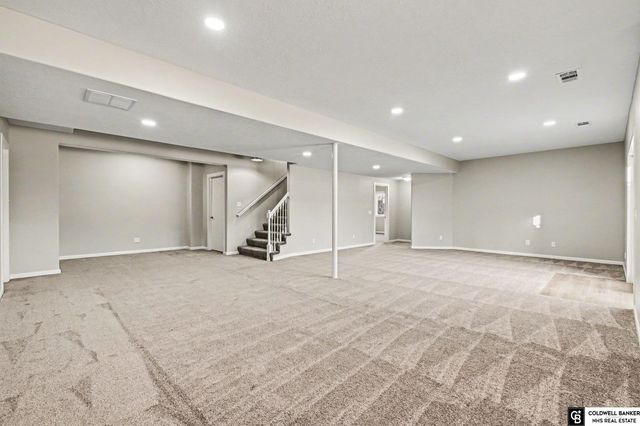 9865 Fowler Drive, Papillion, NE 68046