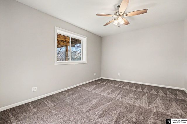 9865 Fowler Drive, Papillion, NE 68046