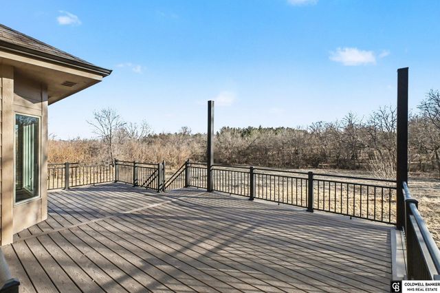 9865 Fowler Drive, Papillion, NE 68046