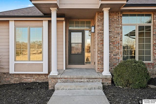 9865 Fowler Drive, Papillion, NE 68046